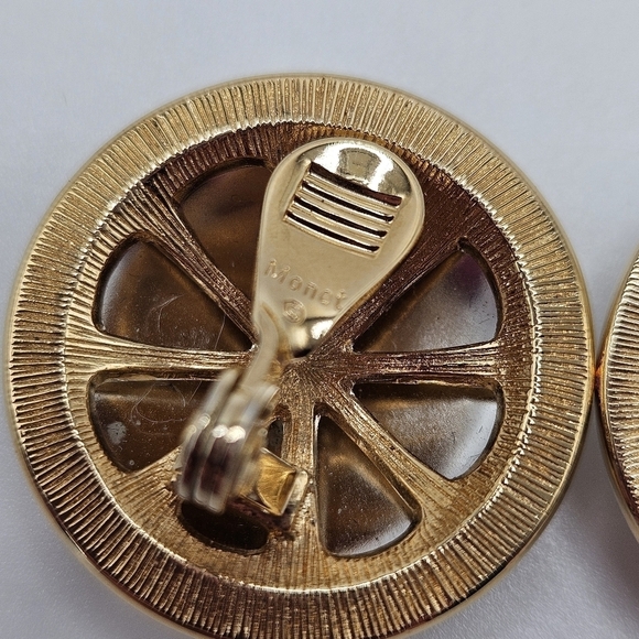 VINTAGE Monet Two-Tone Dome Round Button Silver Gold Clip-On Earrings Signed - Picture 5 of 5